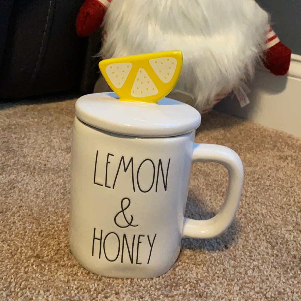 Rae Dunn lemon and honey with wedge topper . NWT